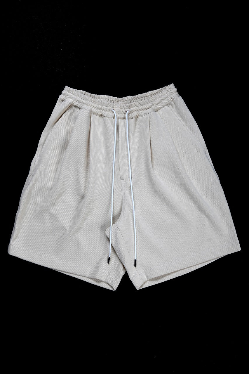 Load image into Gallery viewer, N/07 2 TUCKS EASY SHORTS / RIBBED CARDBOARD KNIT JERSEY (LIGHT BEIGE)