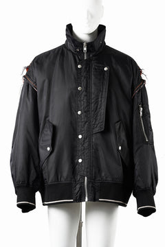 Load image into Gallery viewer, 【SAMPLE SALE】A.F ARTEFACT CUT OFF COMBI TANKER JACKET / LIGHT PADDED (BLACK×ORANGE)