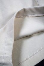 Load image into Gallery viewer, N/07 2 TUCKS EASY SHORTS / RIBBED CARDBOARD KNIT JERSEY (LIGHT BEIGE)