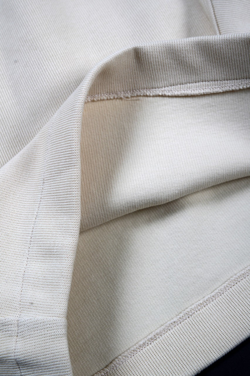 Load image into Gallery viewer, N/07 2 TUCKS EASY SHORTS / RIBBED CARDBOARD KNIT JERSEY (LIGHT BEIGE)