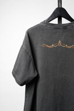 画像をギャラリービューアに読み込む, LASTMAN PRINTED POCKET TEE SHIRT -PIN STRIPE- (FADE BLACK)