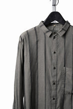 Load image into Gallery viewer, Aleksandr Manamis STRIPE BUTTON COLLAR SHIRT (STRIPE)
