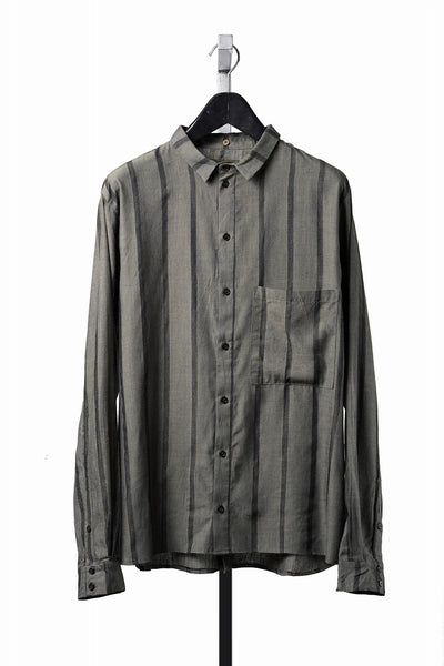 Aleksandr Manamis STRIPE BUTTON COLLAR SHIRT (STRIPE)