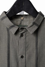 Load image into Gallery viewer, Aleksandr Manamis STRIPE BUTTON COLLAR SHIRT (STRIPE)