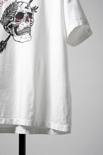 画像をギャラリービューアに読み込む, LASTMAN PRINTED TEE SHIRT -STANDING- (WHITE)