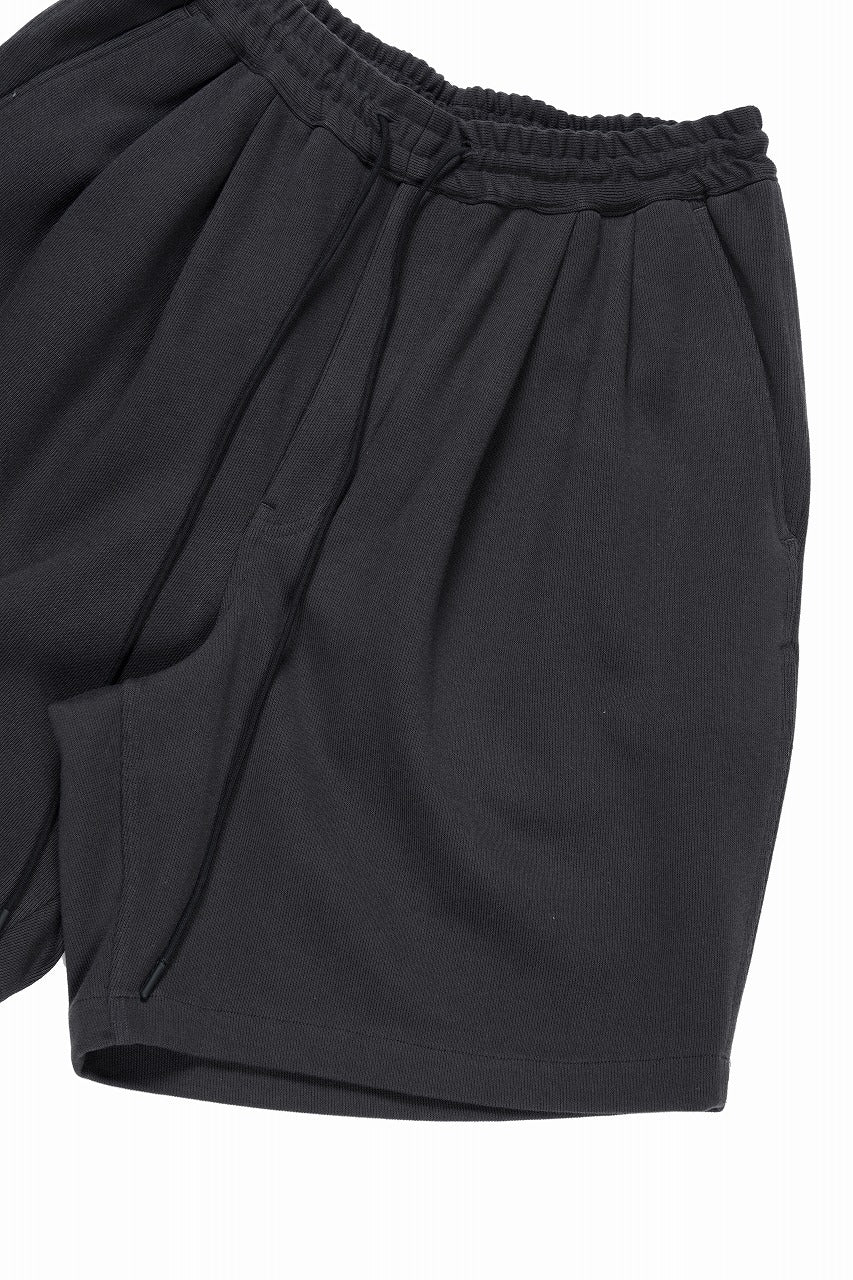 Load image into Gallery viewer, N/07 2 TUCKS EASY SHORTS / RIBBED CARDBOARD KNIT JERSEY (CHARCOAL)