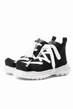 Load image into Gallery viewer, beauty : beast ROLL-TOE SHOES feat. Maison MIHARA YASUHIRO (BLACK x WHITE)