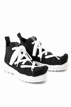 Load image into Gallery viewer, beauty : beast ROLL-TOE SHOES feat. Maison MIHARA YASUHIRO (BLACK x WHITE)