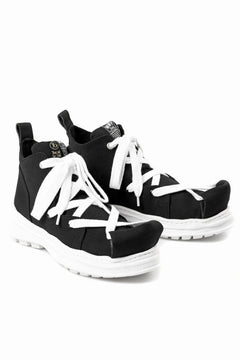 Load image into Gallery viewer, beauty : beast ROLL-TOE SHOES feat. Maison MIHARA YASUHIRO (BLACK x WHITE)