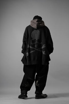 画像をギャラリービューアに読み込む, MASTERMIND WORLD LOUNGE CARDIGAN / SOFTLY BOA FLEECE (BLACK x CHARCOAL)