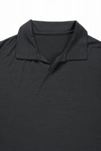 画像をギャラリービューアに読み込む, CAPERTICA SKIPPER POLO / SUPER 140s WASHABLE WOOL DC JERSEY (DARKNESS)