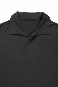 画像をギャラリービューアに読み込む, CAPERTICA SKIPPER POLO / SUPER 140s WASHABLE WOOL DC JERSEY (DARKNESS)