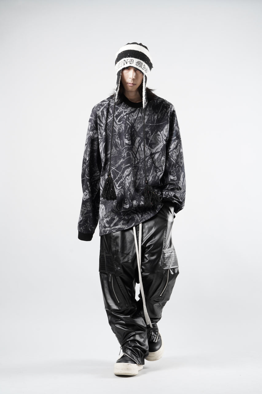 Load image into Gallery viewer, MASTERMIND WORLD OG FOREST CAMO LS TEE (MONOCHROME FOREST CAMO)