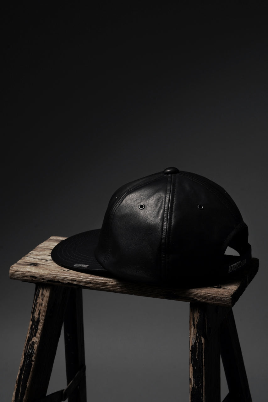 ISAMU KATAYAMA BACKLASH FLAT VISOR CAP / MONOCHROME LUXURY STEER (BLACK)