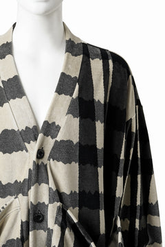 画像をギャラリービューアに読み込む, A.F ARTEFACT JUMBO CARDIGAN / JACQUARD DEFORMED PLAID VELOR (BLACK x GREY x IVORY)