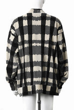 画像をギャラリービューアに読み込む, A.F ARTEFACT JUMBO CARDIGAN / JACQUARD DEFORMED PLAID VELOR (BLACK x GREY x IVORY)