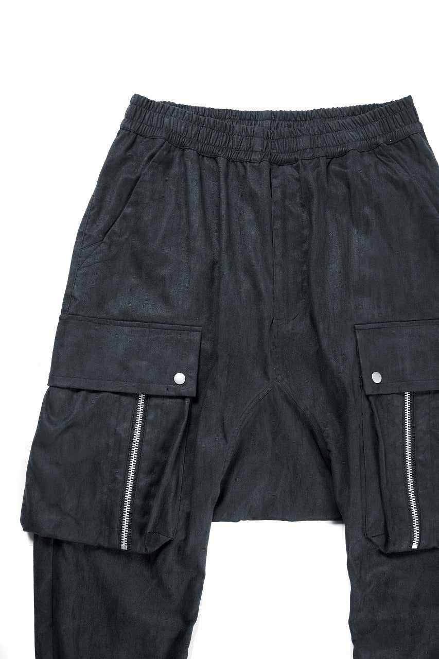 Load image into Gallery viewer, 【SAMPLE SALE】A.F ARTEFACT MILITARY ZIP SARROUEL PANTS / SYNTHETIC NUBUCK LEATHER (BLACK)