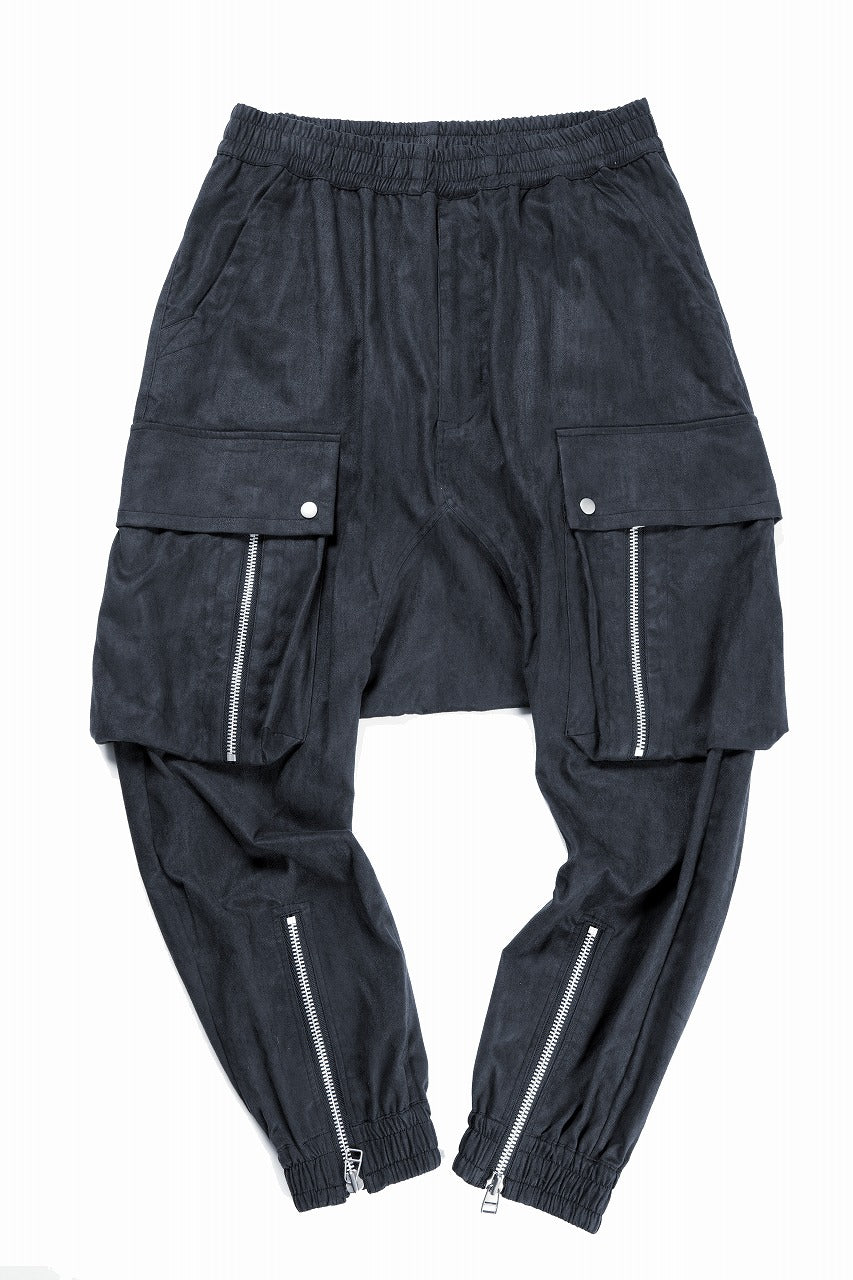 Load image into Gallery viewer, 【SAMPLE SALE】A.F ARTEFACT MILITARY ZIP SARROUEL PANTS / SYNTHETIC NUBUCK LEATHER (BLACK)