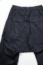 Load image into Gallery viewer, 【SAMPLE SALE】A.F ARTEFACT MILITARY ZIP SARROUEL PANTS / SYNTHETIC NUBUCK LEATHER (BLACK)