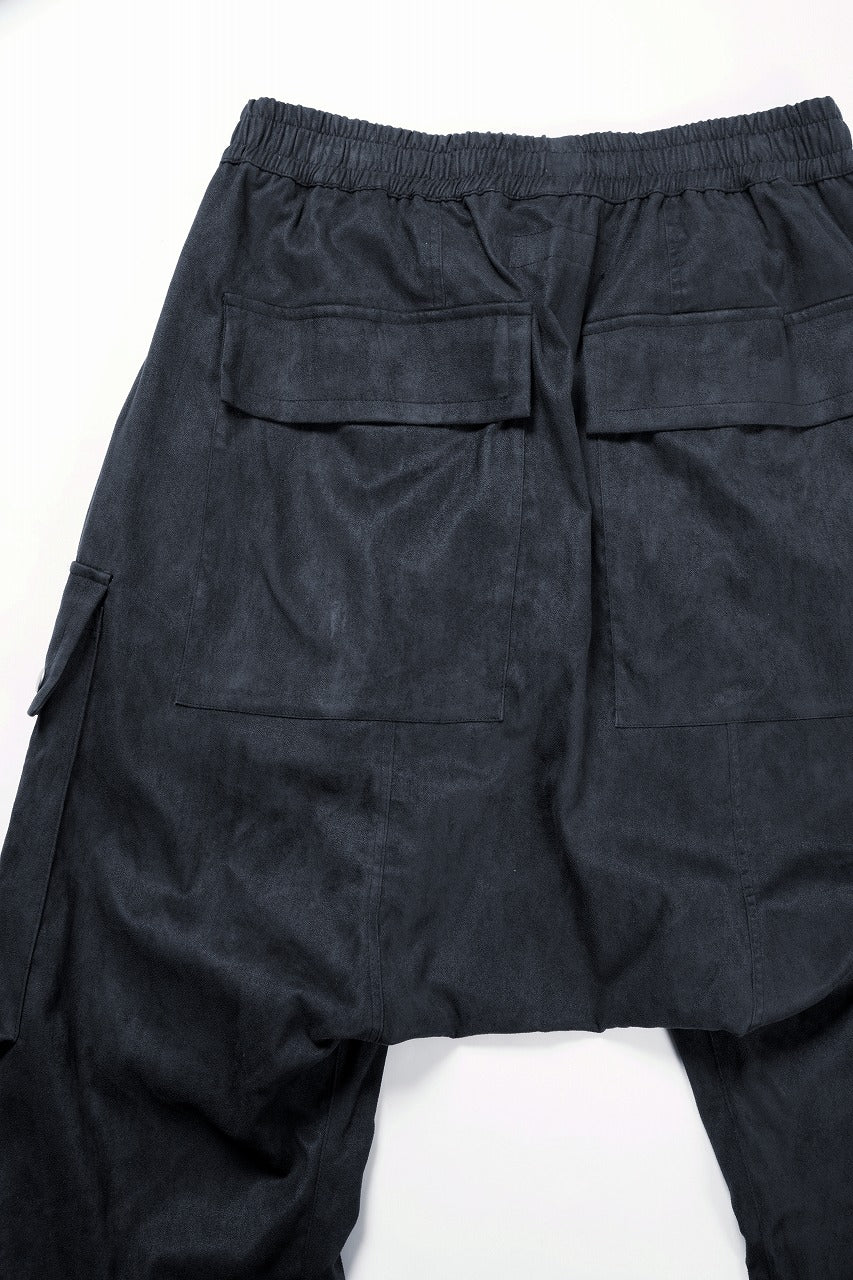 Load image into Gallery viewer, 【SAMPLE SALE】A.F ARTEFACT MILITARY ZIP SARROUEL PANTS / SYNTHETIC NUBUCK LEATHER (BLACK)