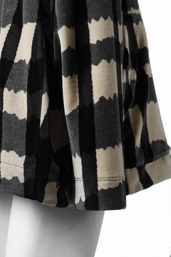 画像をギャラリービューアに読み込む, A.F ARTEFACT DOLMAN HOODED ZIP / JACQUARD DEFORMED PLAID VELOR (BLACK x GREY x IVORY)