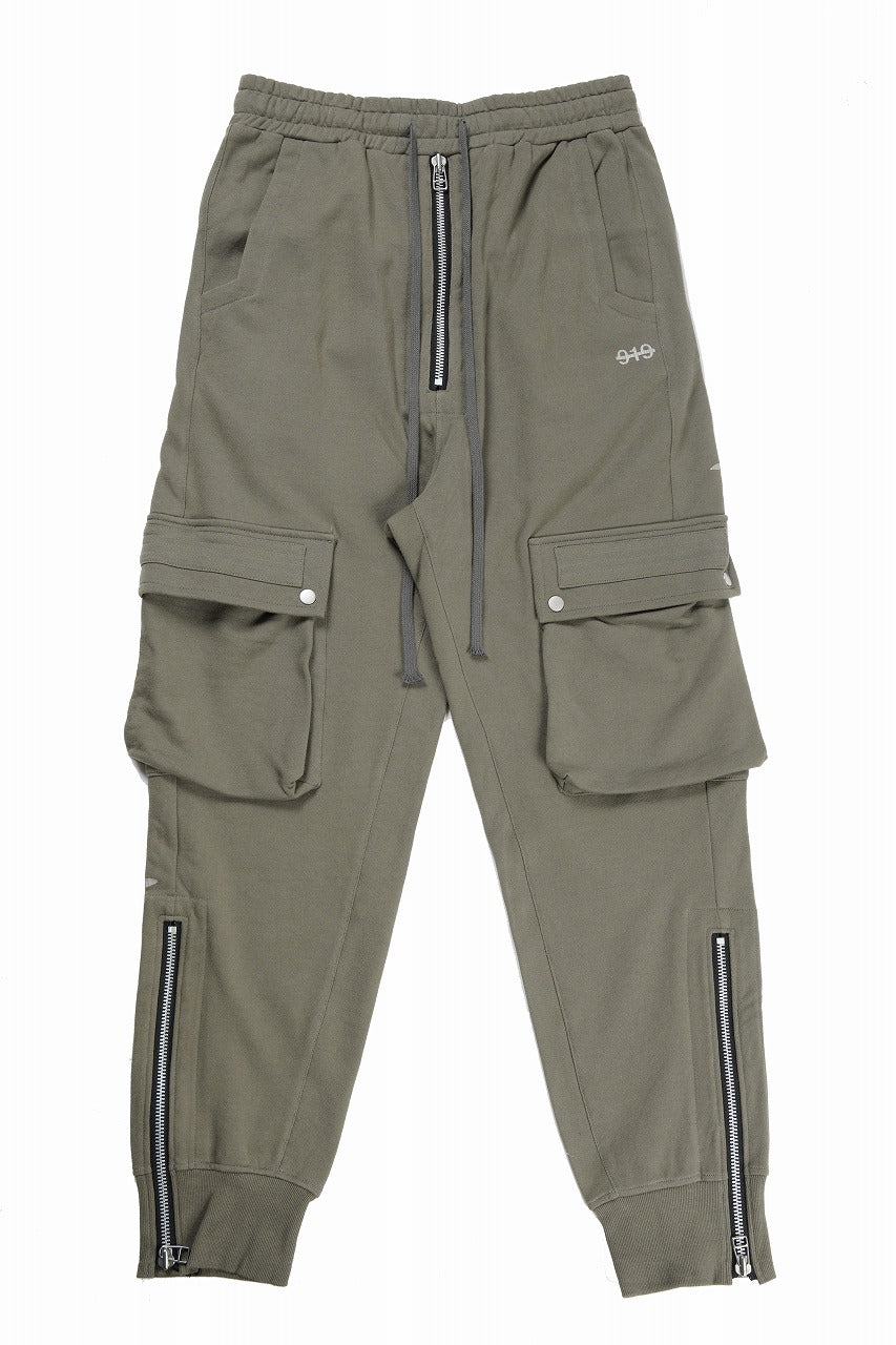 Load image into Gallery viewer, 【SAMPLE SALE】A.F ARTEFACT HEM-ZIPPER SWEAT CARGO PANTS (KHAKI)