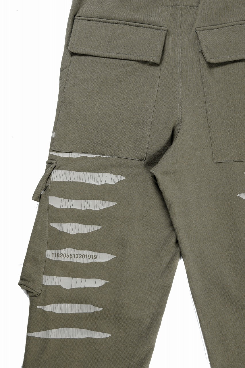 Load image into Gallery viewer, 【SAMPLE SALE】A.F ARTEFACT HEM-ZIPPER SWEAT CARGO PANTS (KHAKI)