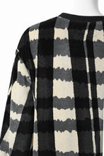 画像をギャラリービューアに読み込む, A.F ARTEFACT CREW NECK LONG PULLOVER / JACQUARD DEFORMED PLAID VELOR (BLACK x GREY x IVORY)