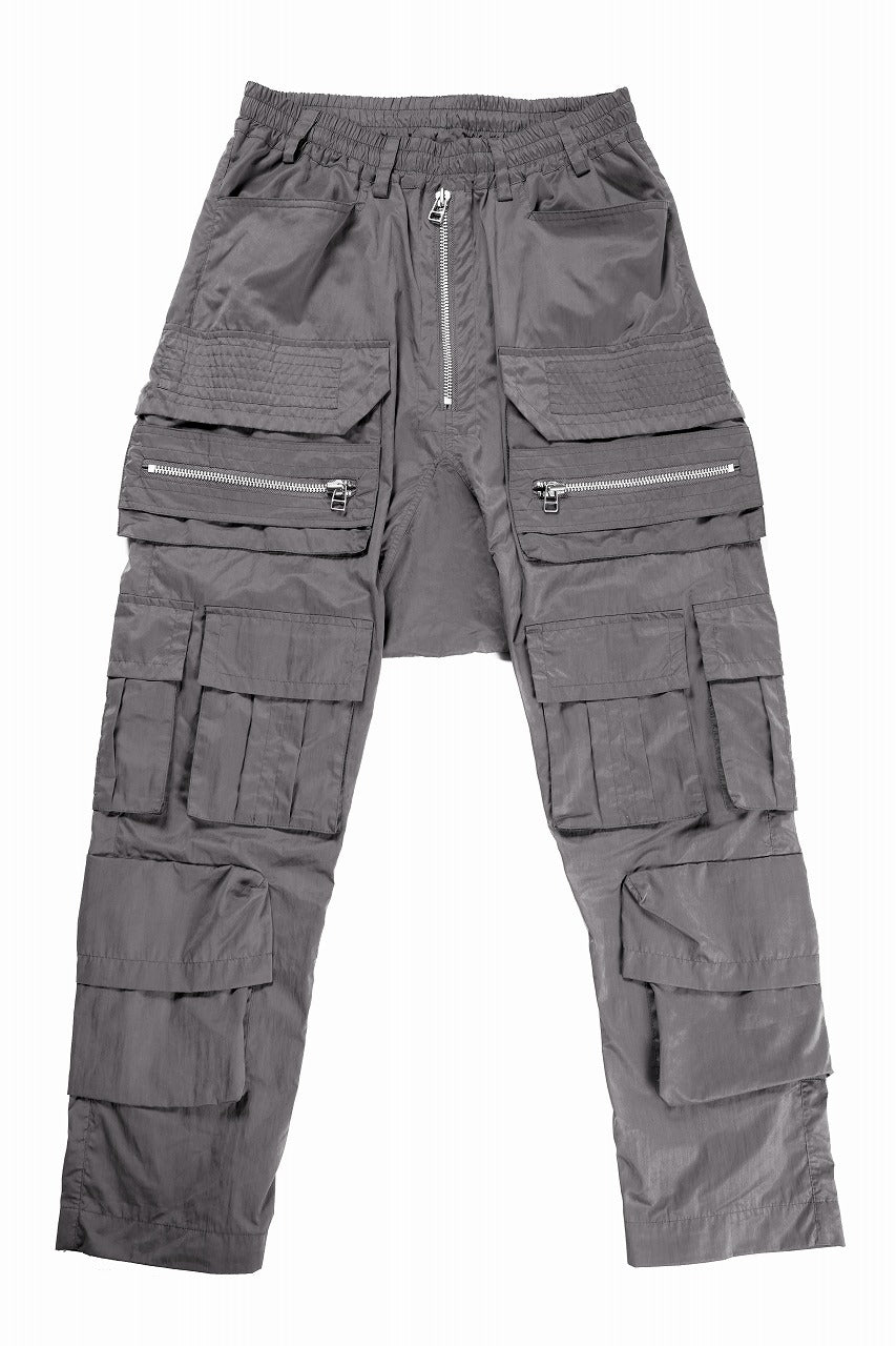 Load image into Gallery viewer, 【SAMPLE SALE】A.F ARTEFACT CARGO SAROUEL EASY PANTS / SMOOTH NYLON (GREY)