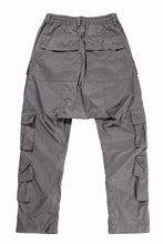 Load image into Gallery viewer, 【SAMPLE SALE】A.F ARTEFACT CARGO SAROUEL EASY PANTS / SMOOTH NYLON (GREY)