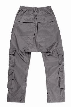 Load image into Gallery viewer, 【SAMPLE SALE】A.F ARTEFACT CARGO SAROUEL EASY PANTS / SMOOTH NYLON (GREY)