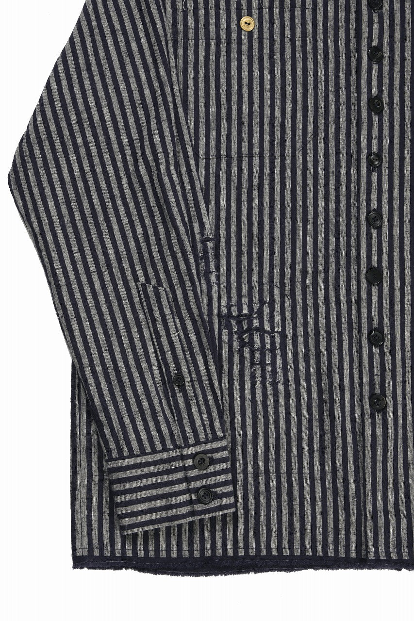 A TENTATIVE ATELIER Avis N. DISTRESSED PATCH STRIPES SHIRT (NAVY)