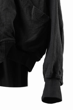 Load image into Gallery viewer, 【SAMPLE SALE】A.F ARTEFACT CUT OFF COMBI TANKER JACKET / LIGHT PADDED (BLACK×ORANGE)