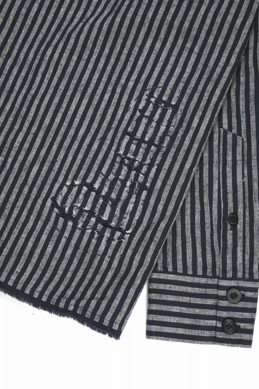 A TENTATIVE ATELIER Avis N. DISTRESSED PATCH STRIPES SHIRT (NAVY)