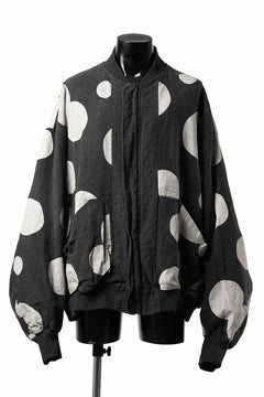 Load image into Gallery viewer, 【SAMPLE SALE】A.F ARTEFACT CUT OFF COMBI TANKER JACKET / LIGHT PADDED (BLACK×ORANGE)
