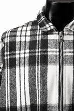 Load image into Gallery viewer, 【SAMPLE SALE】A.F ARTEFACT WOOL PLAID ZIP BLOUSON (BLACK x WHITE)
