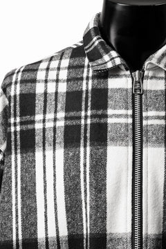 Load image into Gallery viewer, 【SAMPLE SALE】A.F ARTEFACT WOOL PLAID ZIP BLOUSON (BLACK x WHITE)