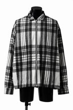 Load image into Gallery viewer, 【SAMPLE SALE】A.F ARTEFACT WOOL PLAID ZIP BLOUSON (BLACK x WHITE)