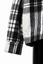 Load image into Gallery viewer, 【SAMPLE SALE】A.F ARTEFACT WOOL PLAID ZIP BLOUSON (BLACK x WHITE)