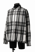 Load image into Gallery viewer, 【SAMPLE SALE】A.F ARTEFACT WOOL PLAID ZIP BLOUSON (BLACK x WHITE)