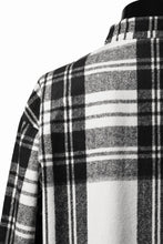 Load image into Gallery viewer, 【SAMPLE SALE】A.F ARTEFACT WOOL PLAID ZIP BLOUSON (BLACK x WHITE)
