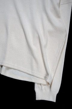 Load image into Gallery viewer, 【SAMPLE SALE】A.F ARTEFACT HONEYCOMB THERMAL SWITCHING TOP (IVORY x BEIGE)