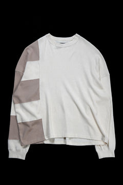 Load image into Gallery viewer, 【SAMPLE SALE】A.F ARTEFACT HONEYCOMB THERMAL SWITCHING TOP (IVORY x BEIGE)