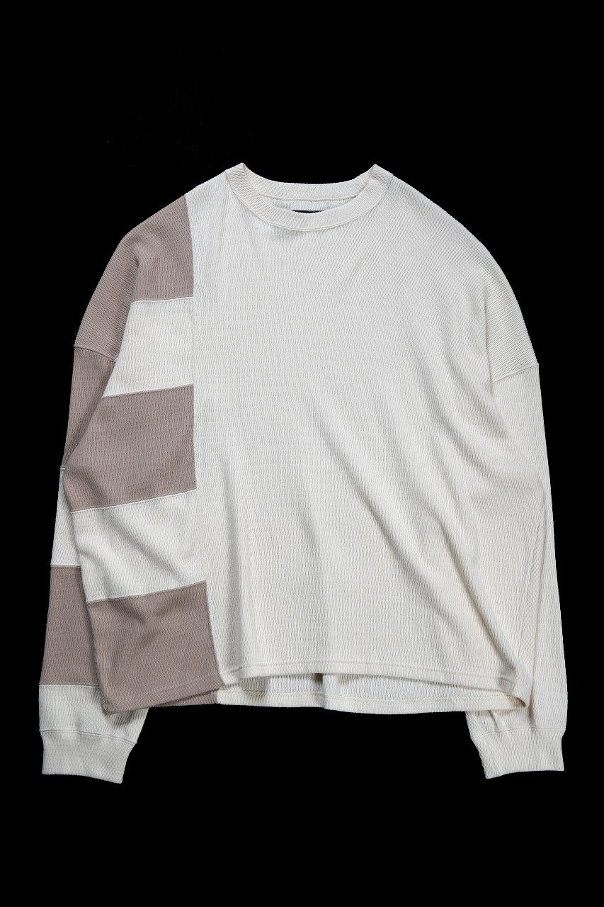 Load image into Gallery viewer, 【SAMPLE SALE】A.F ARTEFACT HONEYCOMB THERMAL SWITCHING TOP (IVORY x BEIGE)