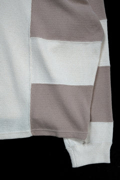 Load image into Gallery viewer, 【SAMPLE SALE】A.F ARTEFACT HONEYCOMB THERMAL SWITCHING TOP (IVORY x BEIGE)