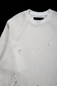 Load image into Gallery viewer, 【SAMPLE SALE】A.F ARTEFACT OVER SIZED DOLMAN LONG PULL OVER / CRASHED WAFFLE COTTON JERSEY (IVORY)