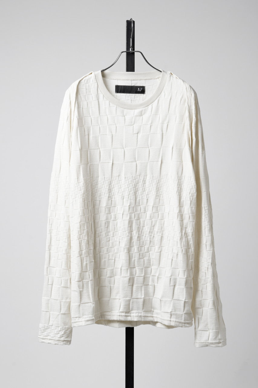 A.F ARTEFACT GRADIENT PLAID PATTERN SHIVA LONG SLEEVE TOPS (CREAM