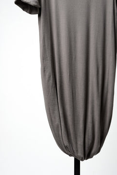 Load image into Gallery viewer, A.F ARTEFACT TWIST LAYERED SHORT SLEEVE TEE (BROWN)