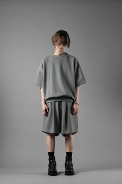 Load image into Gallery viewer, N/07 2 TUCKS EASY SHORTS / RIBBED CARDBOARD KNIT JERSEY (GREY)