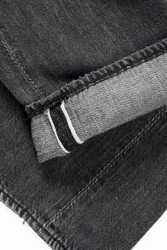Load image into Gallery viewer, FULLCOUNT "Dartford" 1101BKSSHW Straight Jeans / 11.5oz Zimbabwe Selvedge Denim (BLACK / VINTAGE FADED)